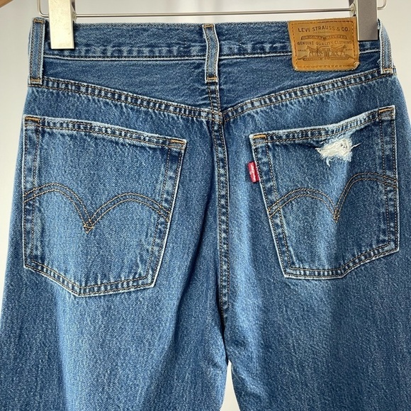 Levi’s Wedgie Straight Distressed Jeans in Blue Size 26 - Picture 5 of 7